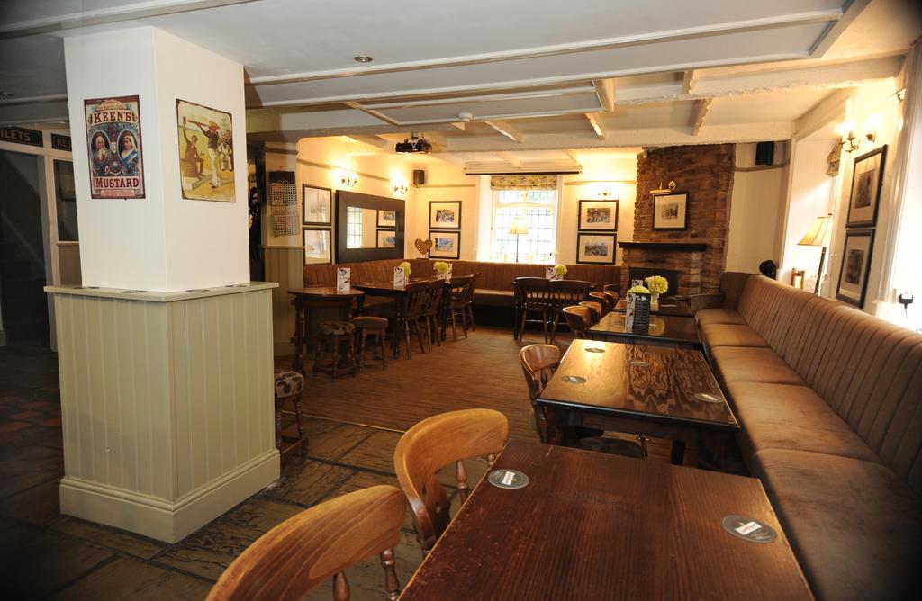 Queens Arms Country Inn Glossop Exterior photo
