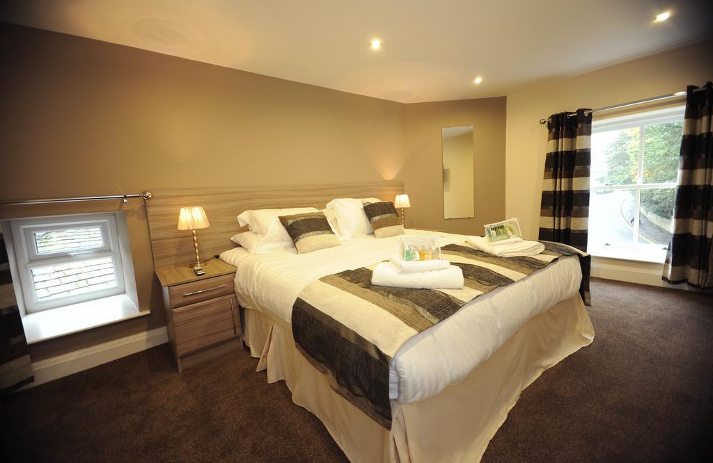 Queens Arms Country Inn Glossop Room photo
